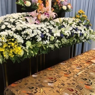 週休3日制。月収15万円