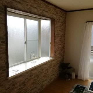 入居時、１万７０００円で入居できます。屋敷グリーンハイツB棟２階　南向き　角部屋、出窓あり、風呂、トイレ別、システムキッチン、フローリング、収納広いです − 千葉県