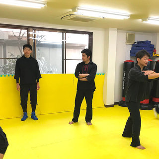 護身術ワークショップ！護身術の第一人者ヒーロ黒木先生の直接指導が...