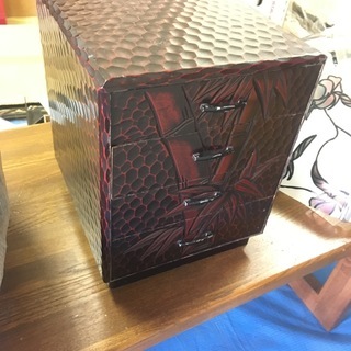 5,000円　昭和レトロ　鎌倉彫り書類棚　４段