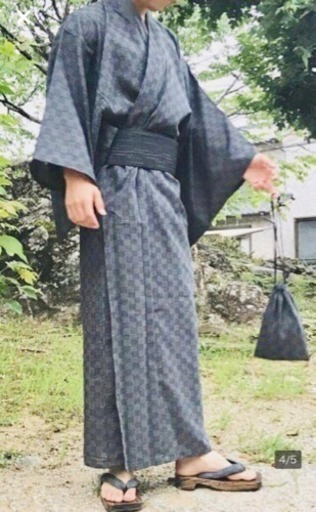選べるサイズ M LL メンズ 浴衣 4点セット 帯 巾着袋 下駄 着付け説明書入 サラサラドライ 洗濯OK 市松柄 京都観光 日本土産