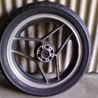 ｽｽﾞｷ GSX750S2  ﾌﾛﾝﾄﾎｲｰﾙ&ﾀｲﾔ 中古の画像