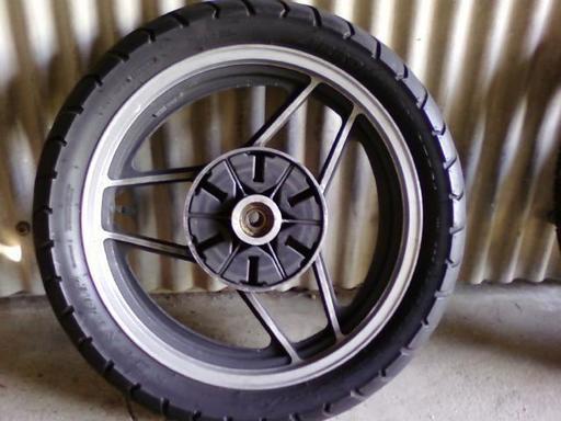 ｽｽﾞｷ ﾘﾔ17ｲﾝﾁﾎｲｰﾙ&ﾀｲﾔ GSX750S/1100S向け  中古