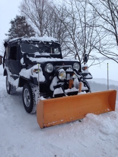 除雪用スノープラウ付き三菱ジープ書類無し