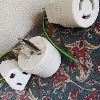 100円／変換アダプター１個の値段です　個別包装はありませんが未...