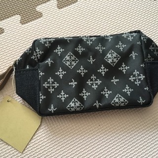 ✨値下げ✨【新品】デイリーラシットポーチ モノグラム柄 ブラックの画像