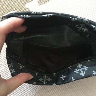 ✨値下げ✨【新品】デイリーラシットポーチ モノグラム柄 ブラックの画像