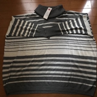 新品タグ付きセーター