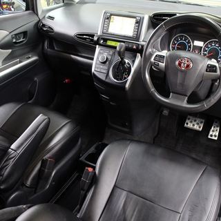 【車検２年付】トヨタ ウィッシュ 1.8 S 社外18inアルミ/車高調/ナビ/地デジ☆自社ローン・オートローン全国対応の画像