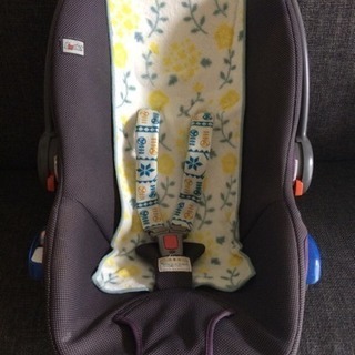 新生児用チャイルドシート譲ります！の画像