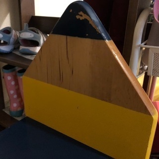 えんぴつ型の棚の画像