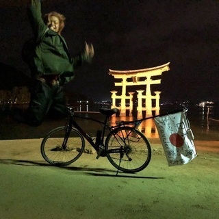 ギターを一緒に引いたら歌ったり、仲間を集めています！