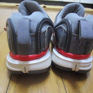 ナイキ　ダイナモフリースニーカー　の画像