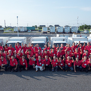 🚚671,591円⇒2018年12月専属契約クール車オーナードライバー平均報酬額／休みも時間も完全自由⇒プライベート優先からガッツリ稼ぎたい方まで、雇われないメリットを生かし、ノルマもシフトも、上限も無い環境の中でオーナーである自分の判断でビジネスをしてみませんか(^^)スポットチャーター便専門軽貨物運送「スーパーカーゴグループ」では未経験者から、同業副業希望者まで横浜周辺で大募集中です！の画像