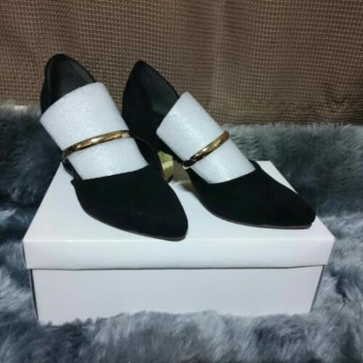 黒 金 パンプス 新品 ２２、５