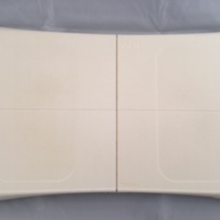Wii+ Wiifit+ソフト2本セットの画像