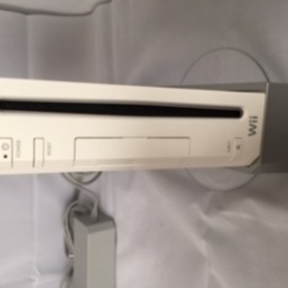 Wii+ Wiifit+ソフト2本セットの画像