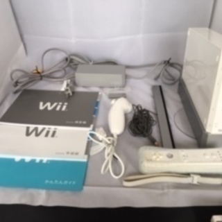Wii+ Wiifit+ソフト2本セットの画像