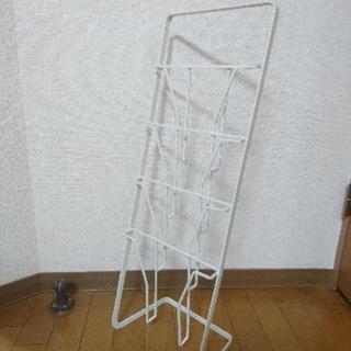 ニトリ マガジンラック ホワイトの画像