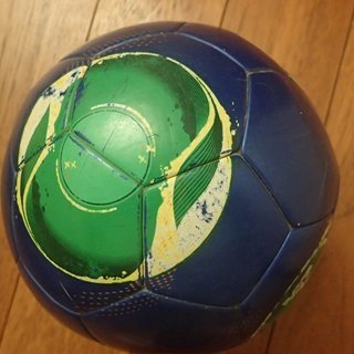 サッカーボール　小学生用　adidasの画像