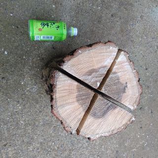 広葉樹コナラのスウェーデントーチ(スウェディッシュトーチ)。中、大サイズ。茨城県潮来市。の画像