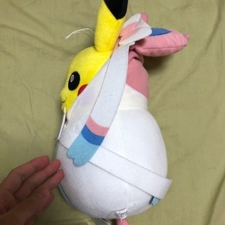 ピカチュウぬいぐるみの画像