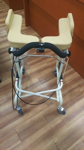 値下げしました。　星光医療器　歩行補助器　アルコー1G-C型