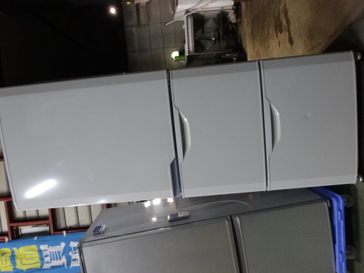 東７９８　三菱　３ドア冷蔵庫　３３１L　自動製氷OK　MRーCU３３N－W
