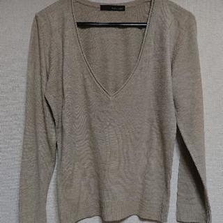 PAGEBOY ページボーイ 
ベージュのVネックニット