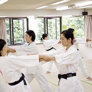 女性・子供にも人気！護身術にもなる健康武術「道家動功術」を習って...