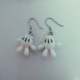 【ミッキーマウス】ハンドデザイン・ピアス♪