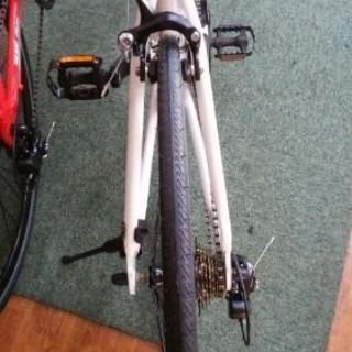 【新車】エアーオンⅡ　アルミフレーム クロスバイク３×７段 白【ジモティ価格】の画像