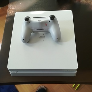 PS4（ほぼ新品）あと2台！！