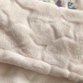 未使用 120  ジャンク品　シミあり　ふわふわフリース トップス　子供服　タグ付きの画像