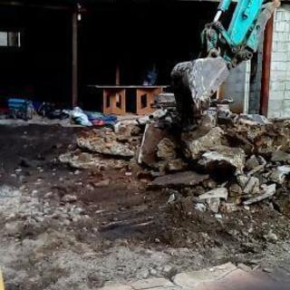 解体作業員 