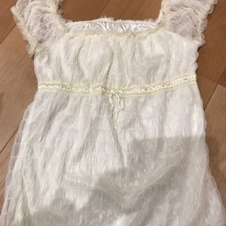 トップス リズリサ