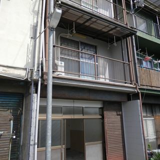 【値下げ】夢のガレージハウス🐶ペット飼育可能🐱近鉄・南海「河内長野駅」徒歩１０分◆延床９９平方メートル■動画あり − 大阪府