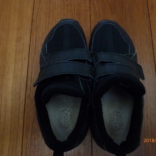 子供用黒靴　asics
