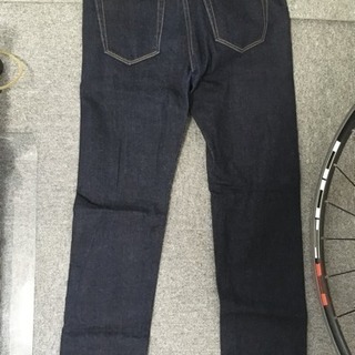 ユニクロ ジーンズ 値下げの画像