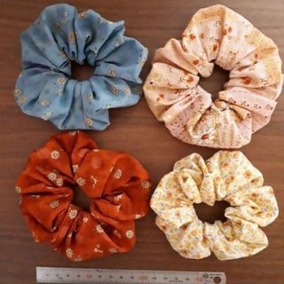 ハンドメイド　シュシュ　4個セット