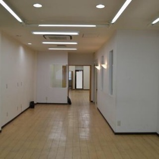 【帯屋町】チェントロ向かいの商業ビル2階108㎡ - レンタルオフィス