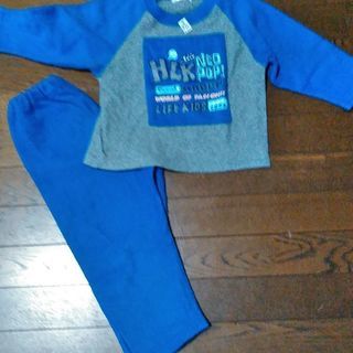 パジャマ　１００ｃｍ子ども服の画像
