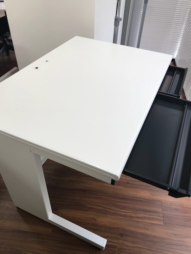 【激安中古】オフィス机／1つ