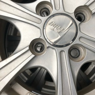 車のタイヤとホイールあげますの画像