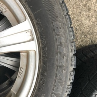 車のタイヤとホイールあげますの画像