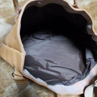 お値下げショルダーつきトート牛革バックです

の画像