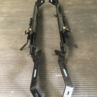 JA11 ジムニー apio アピオ　 リアシート移動　レール　の画像