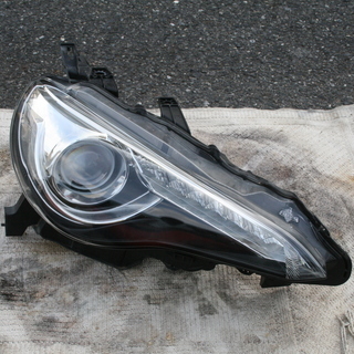 週末値下げ トヨタ　86 zn6 前期　純正ヘッドライト 86 BRZ ヘッドライト ZN6 ハチロク ZC6 前期 純正HID車 LED