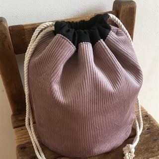 コーデュロイの巾着バッグ