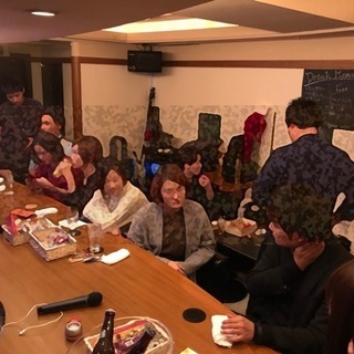 【残10名　新宿カラオケバー！】11/23（金）14:00～。ワイワイ2時間！追加で10名募集！ - 新宿区